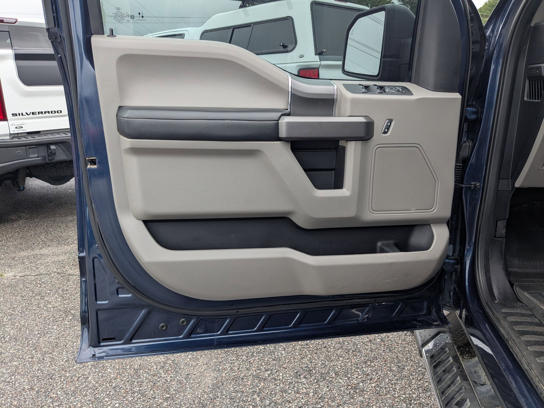 2020 Ford F-150 XLT photo 9