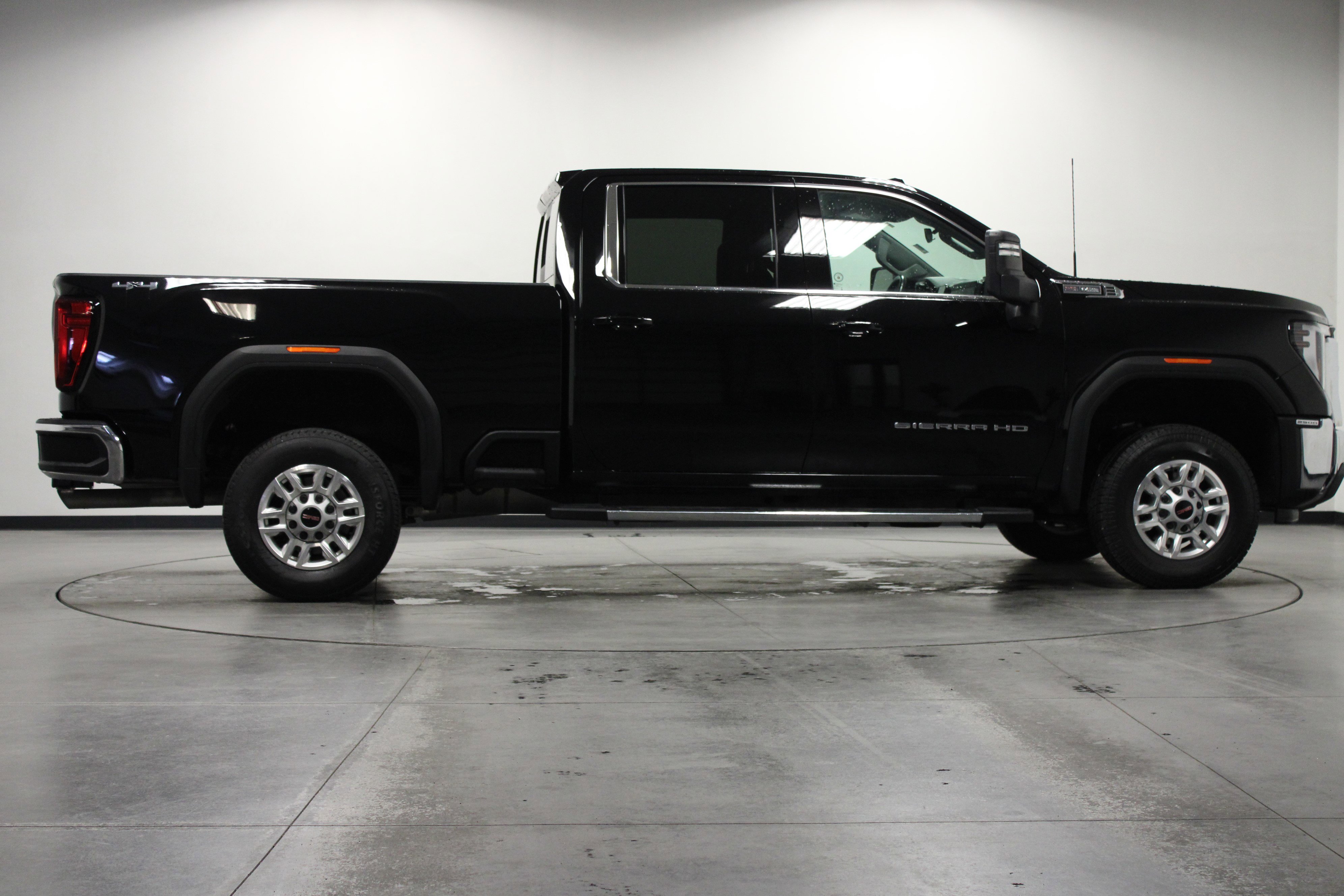 2024 Gmc Sierra HD SLE photo 2
