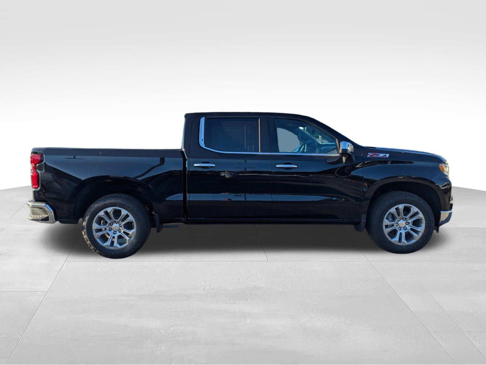 2025 Chevrolet Silverado 1500 LTZ photo 2