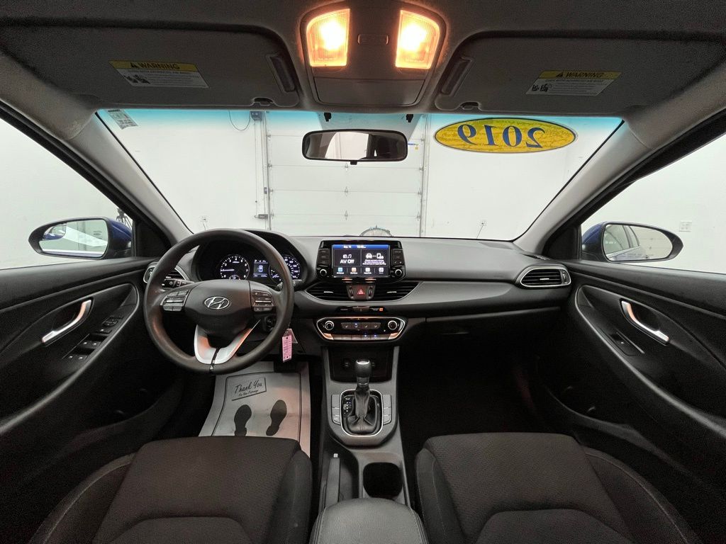 2019 Hyundai Elantra GT photo 2