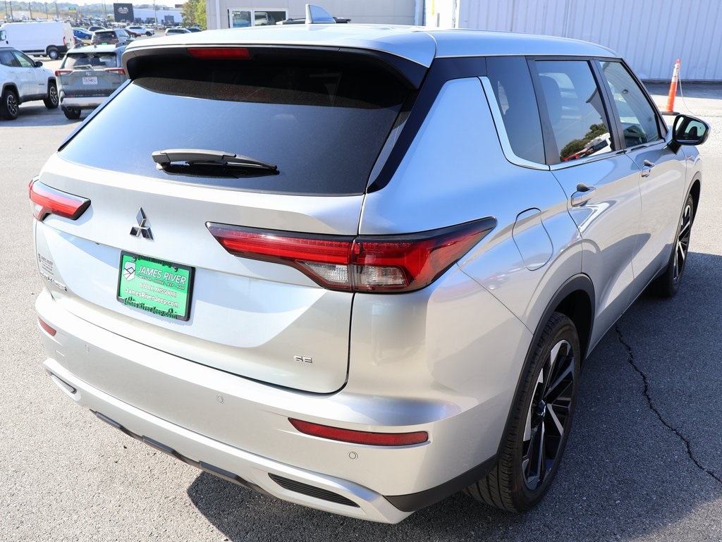 2024 Mitsubishi Outlander SE photo 5