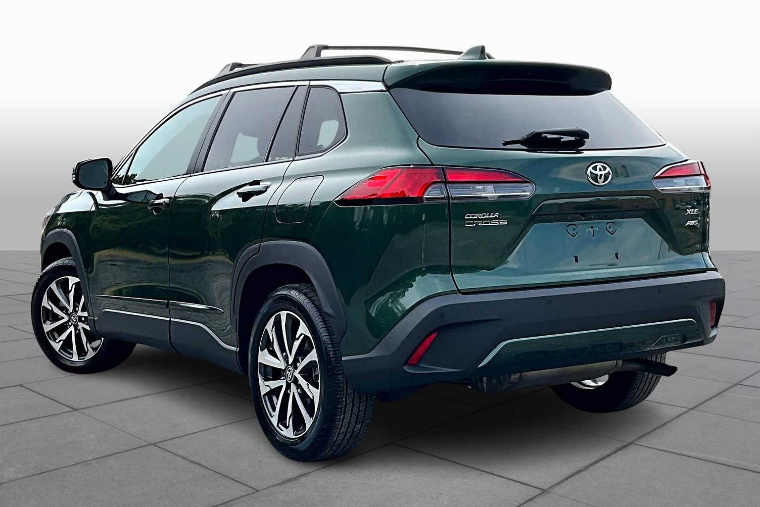 2022 Toyota Corolla Cross XLE photo 10