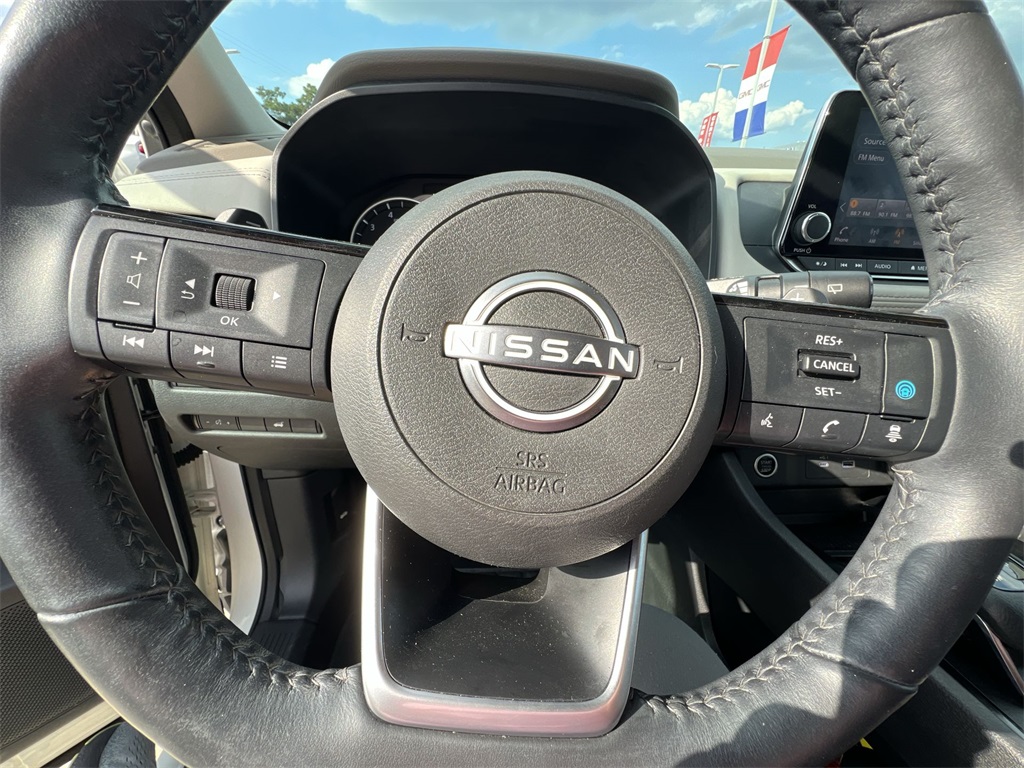 2022 Nissan Rogue SV photo 14