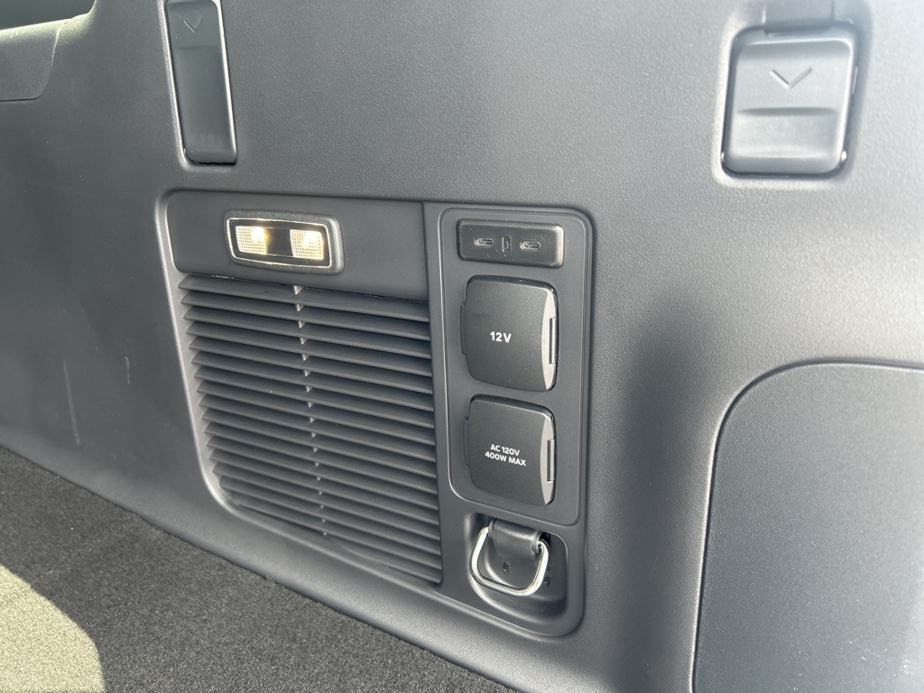 2025 Ford Expedition Platinum MAX photo 18