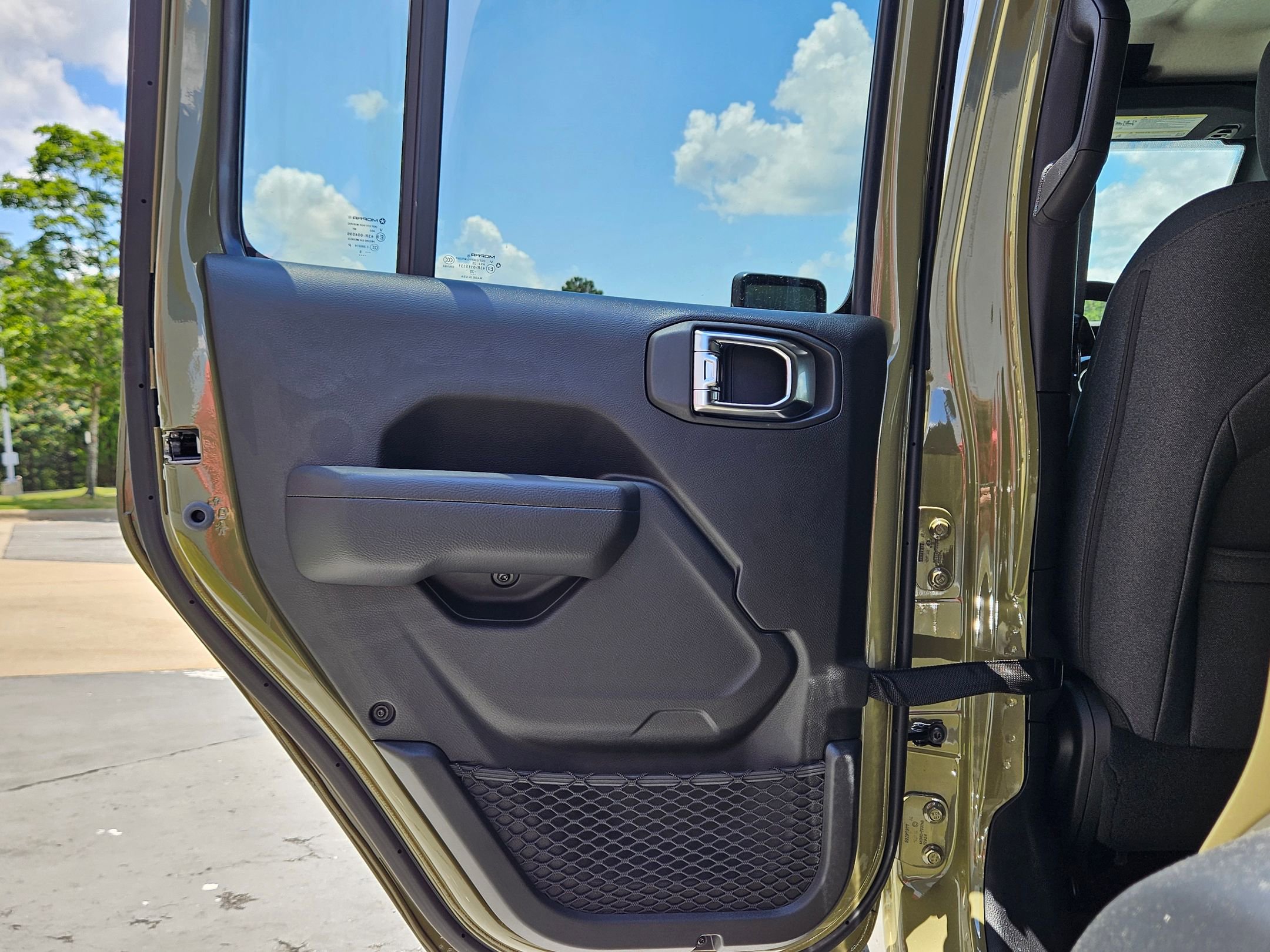 2025 Jeep Wrangler Sport S photo 22