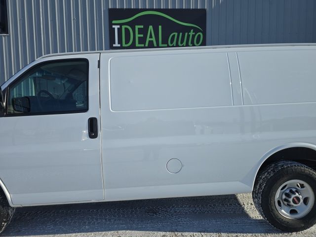 2015 GMC Savana Cargo Work Van's photo