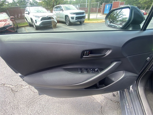 2025 Toyota Corolla LE photo 14