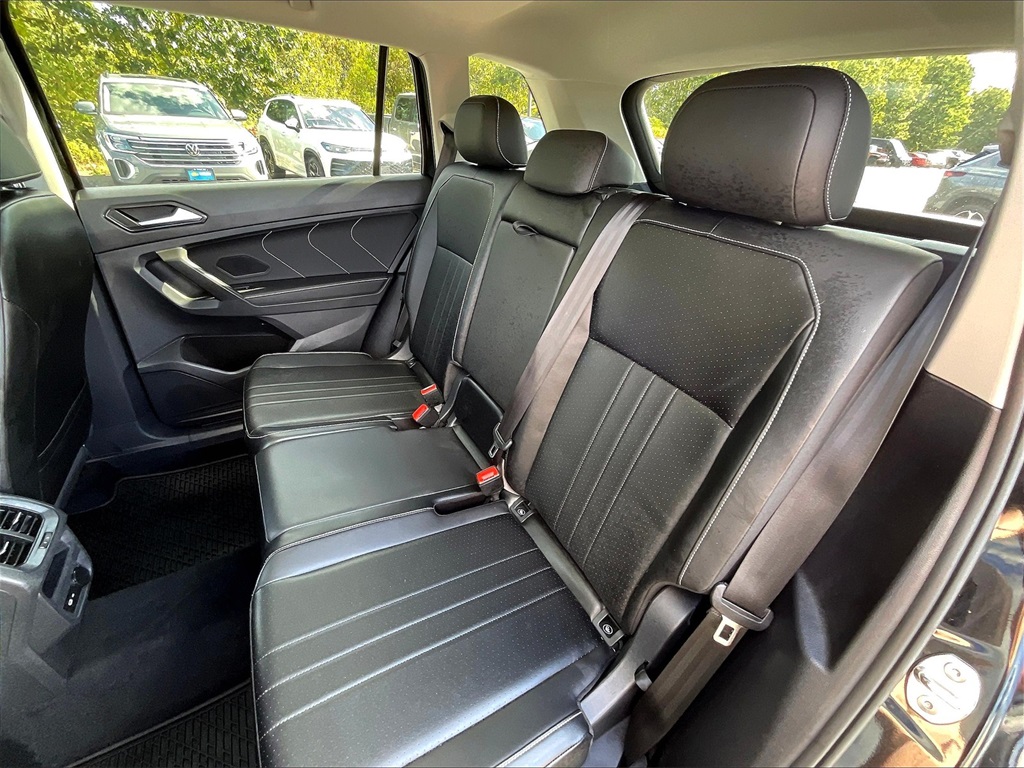 2022 Volkswagen Tiguan SE photo 14