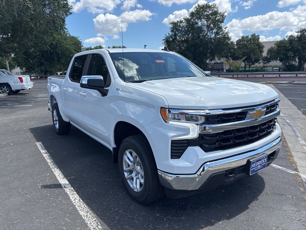 2025 Chevrolet Silverado 1500 LT's photo