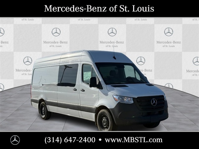 2026 Mercedes-Benz Sprinter Crew Van Base's photo