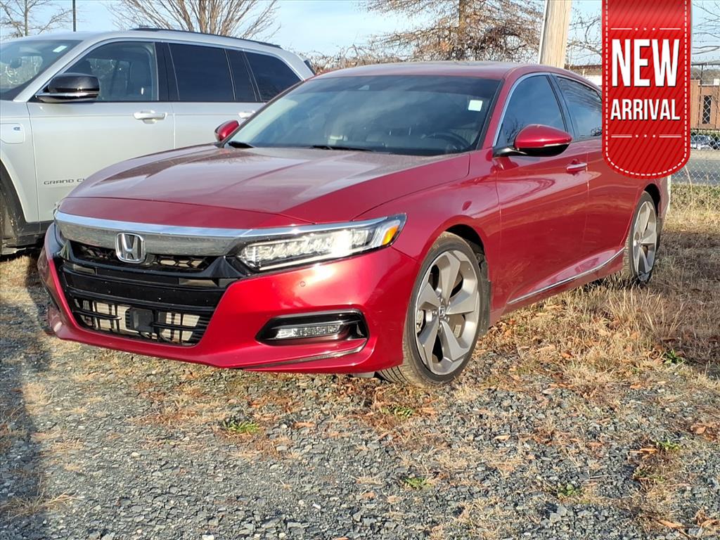 2018 Honda Accord Touring's photo