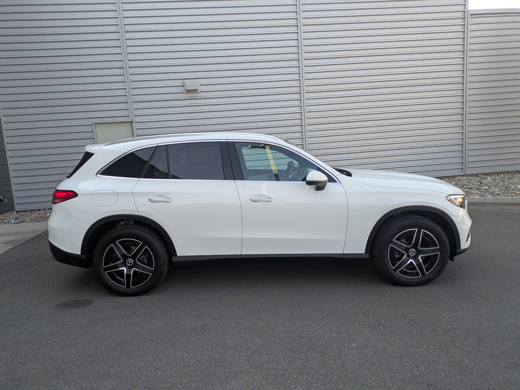 2026 Mercedes Benz GLC 300 4MATIC photo 2
