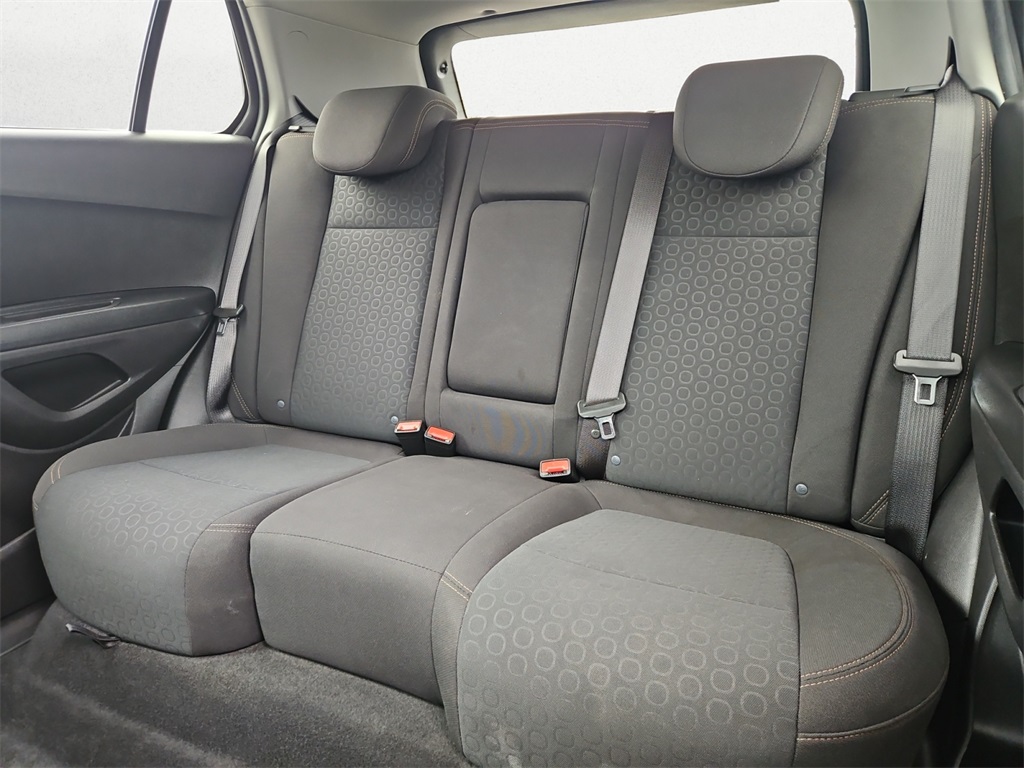 2022 Chevrolet Trax LS photo 9