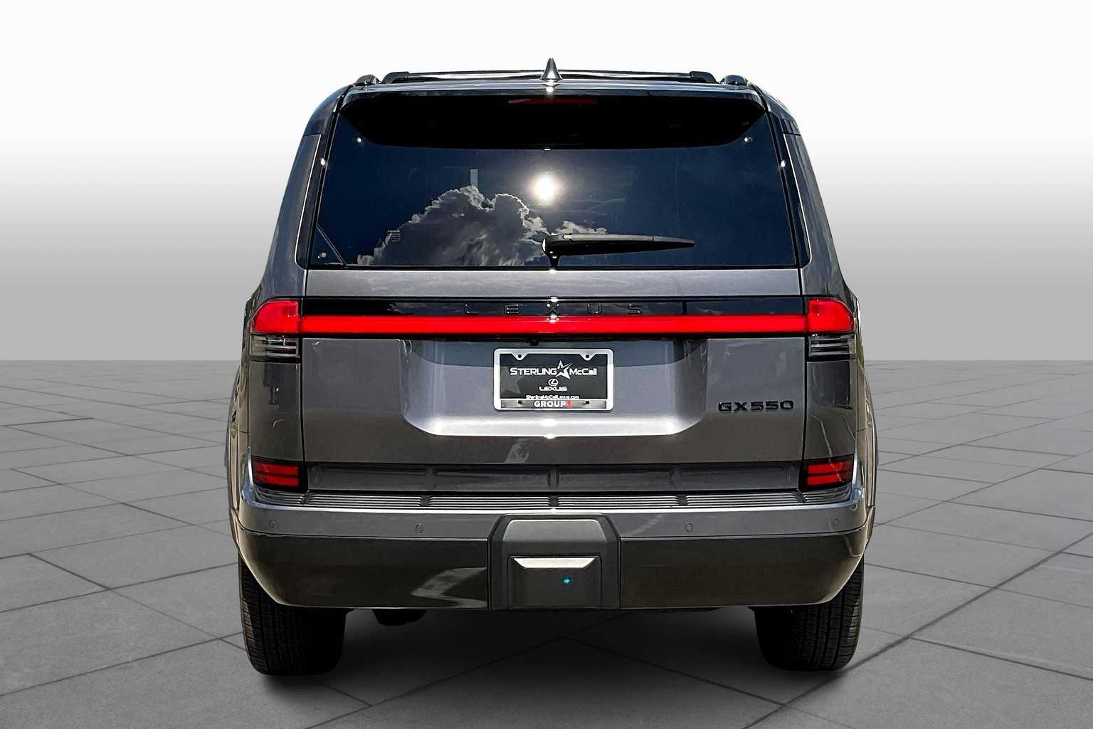 2024 Lexus GX 550 Luxury photo 4