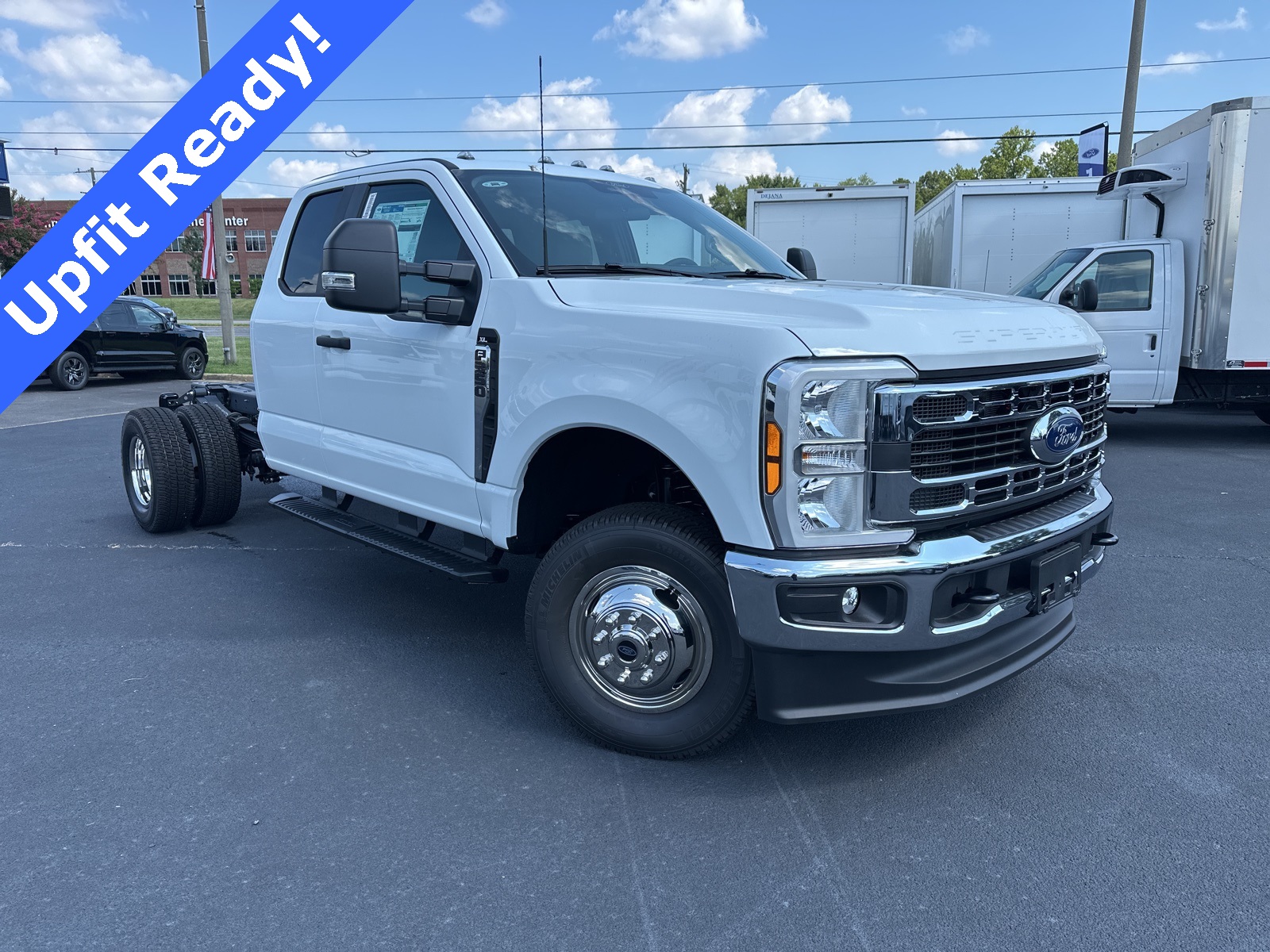 2025 Ford F-350 Super Duty Chassis Cab XL's photo