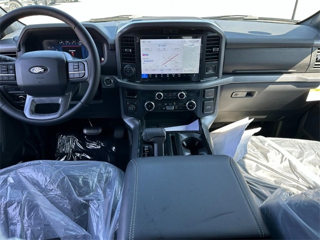 2025 Ford F-150 XLT photo 5