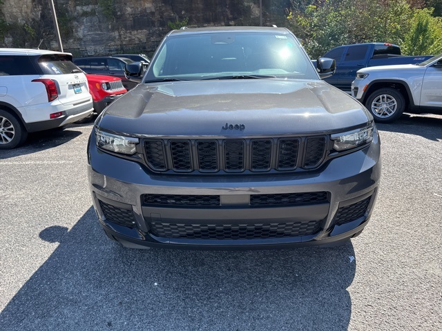 2025 Jeep Grand Cherokee Altitude photo 4