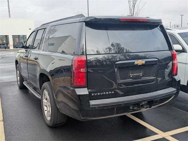 2016 Chevrolet Suburban LT photo 2