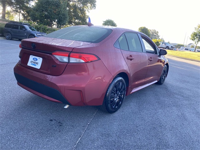 2022 Toyota Corolla LE photo 3