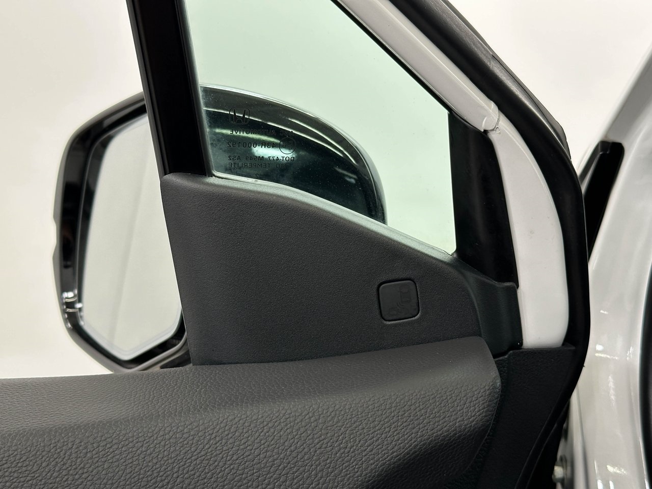 2023 Honda Ridgeline Black Edition photo 25