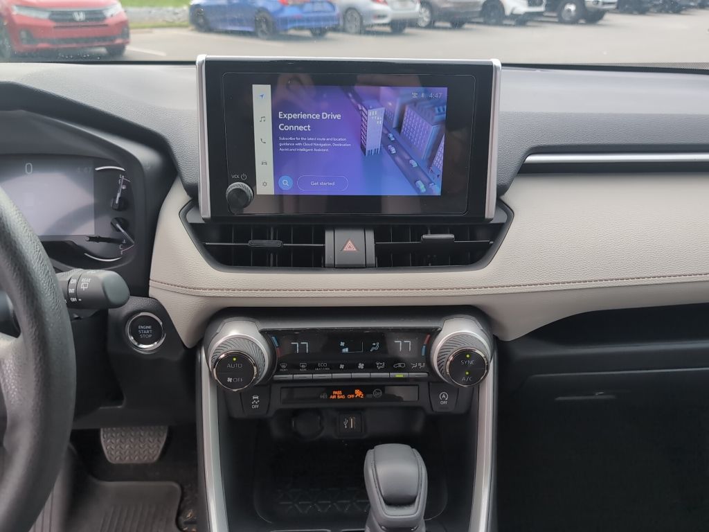 2023 Toyota RAV4 XLE photo 14