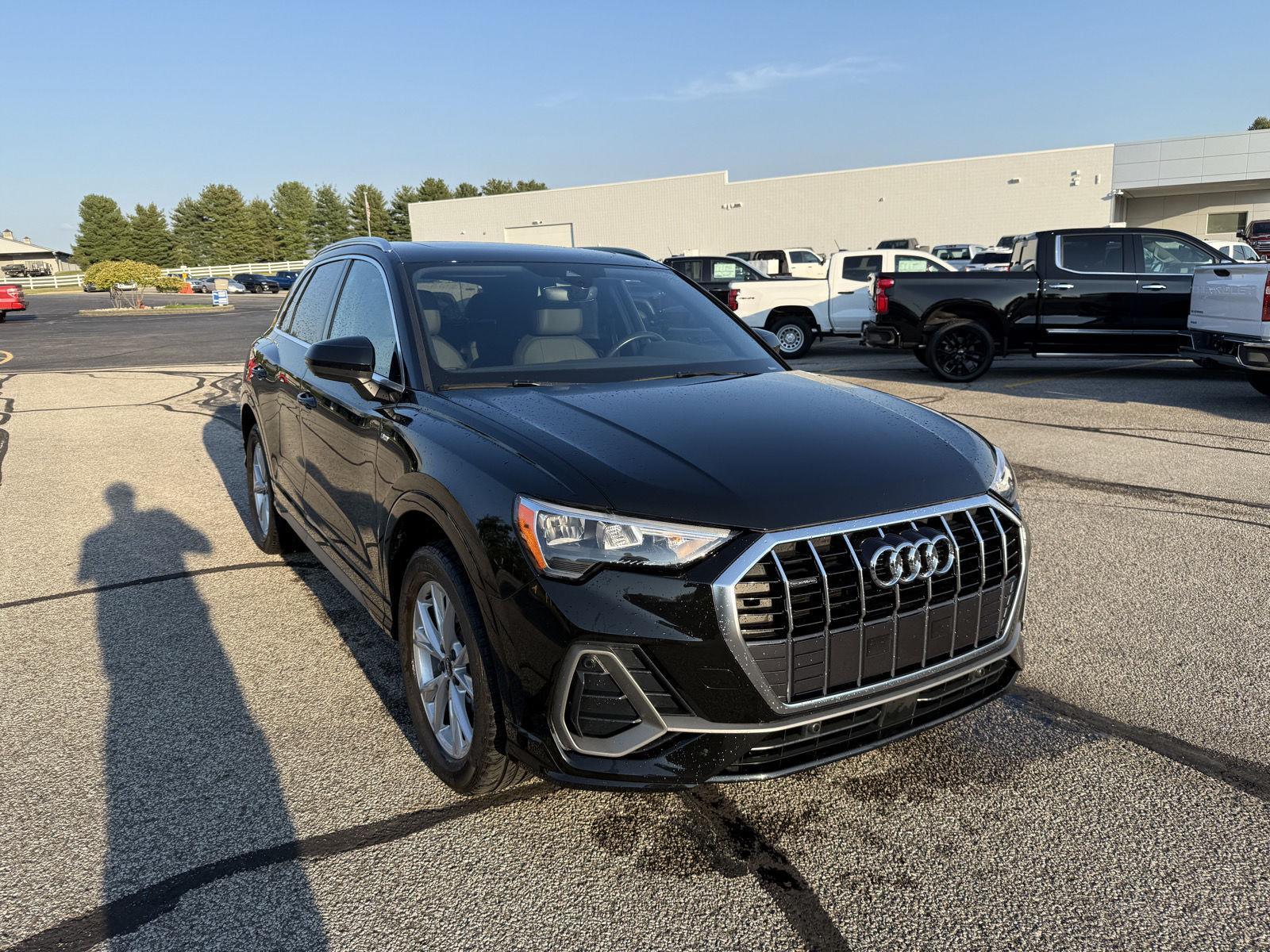 2021 Audi Q3 S line Premium photo 3