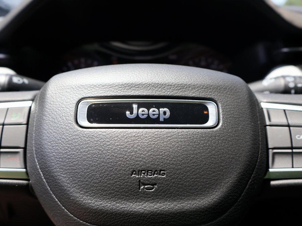 2025 Jeep Compass Latitude photo 25