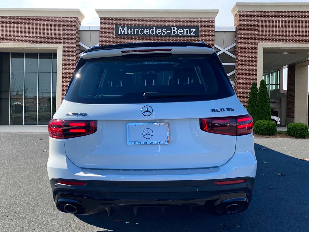 2025 Mercedes Benz GLB 35 AMG photo 5