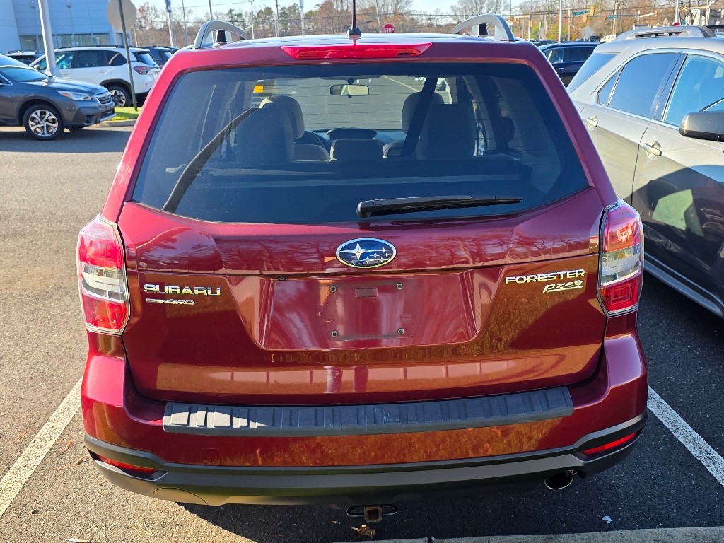 2015 Subaru Forester 2.5i Premium photo 4