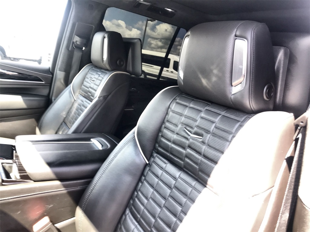 2023 Cadillac Escalade V-Series photo 11