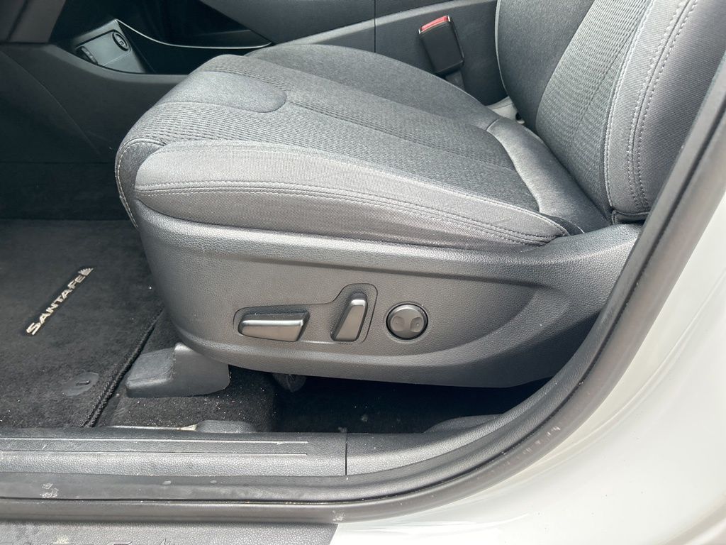 2021 Hyundai Santa Fe SEL photo 10