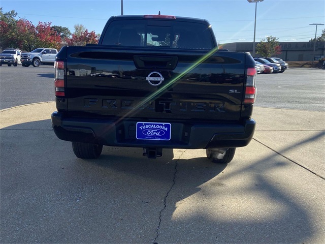 2024 Nissan Frontier SL photo 3