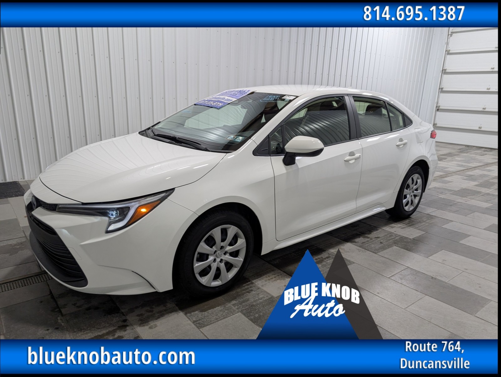 2025 Toyota Corolla LE's photo