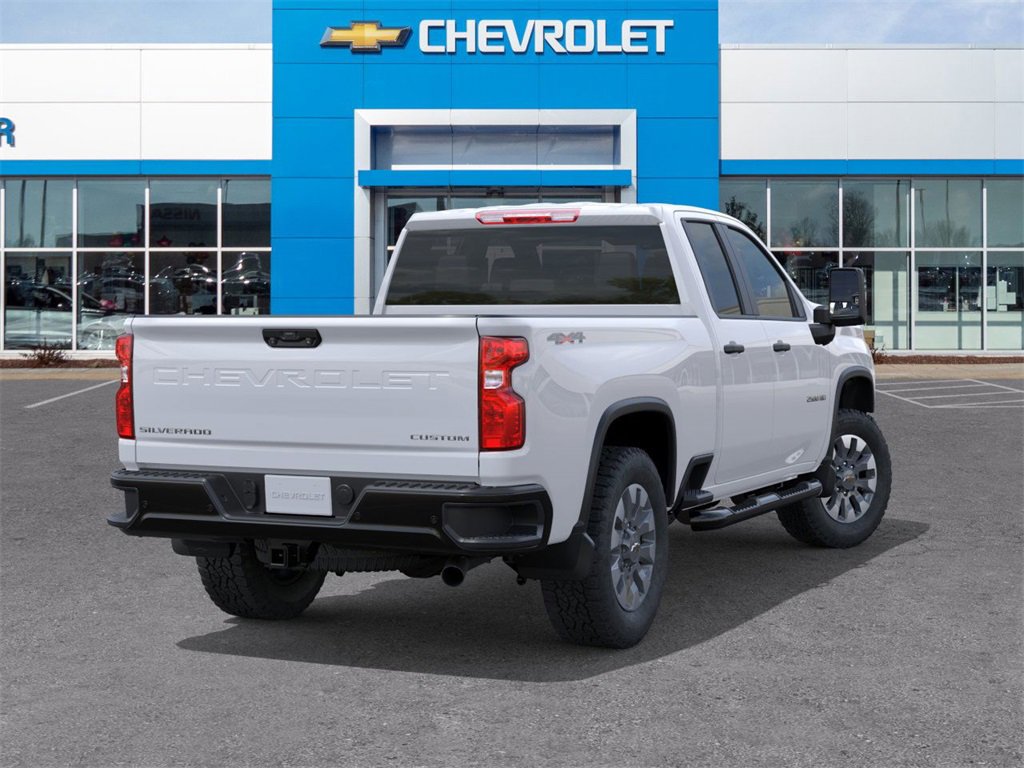 2025 Chevrolet Silverado 2500HD Custom photo 4