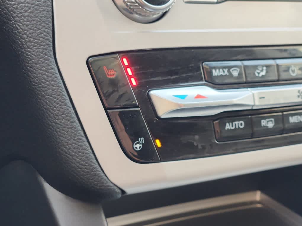 2023 Ford Explorer XLT photo 17