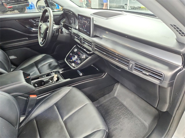 2022 Lincoln Corsair Standard photo 35