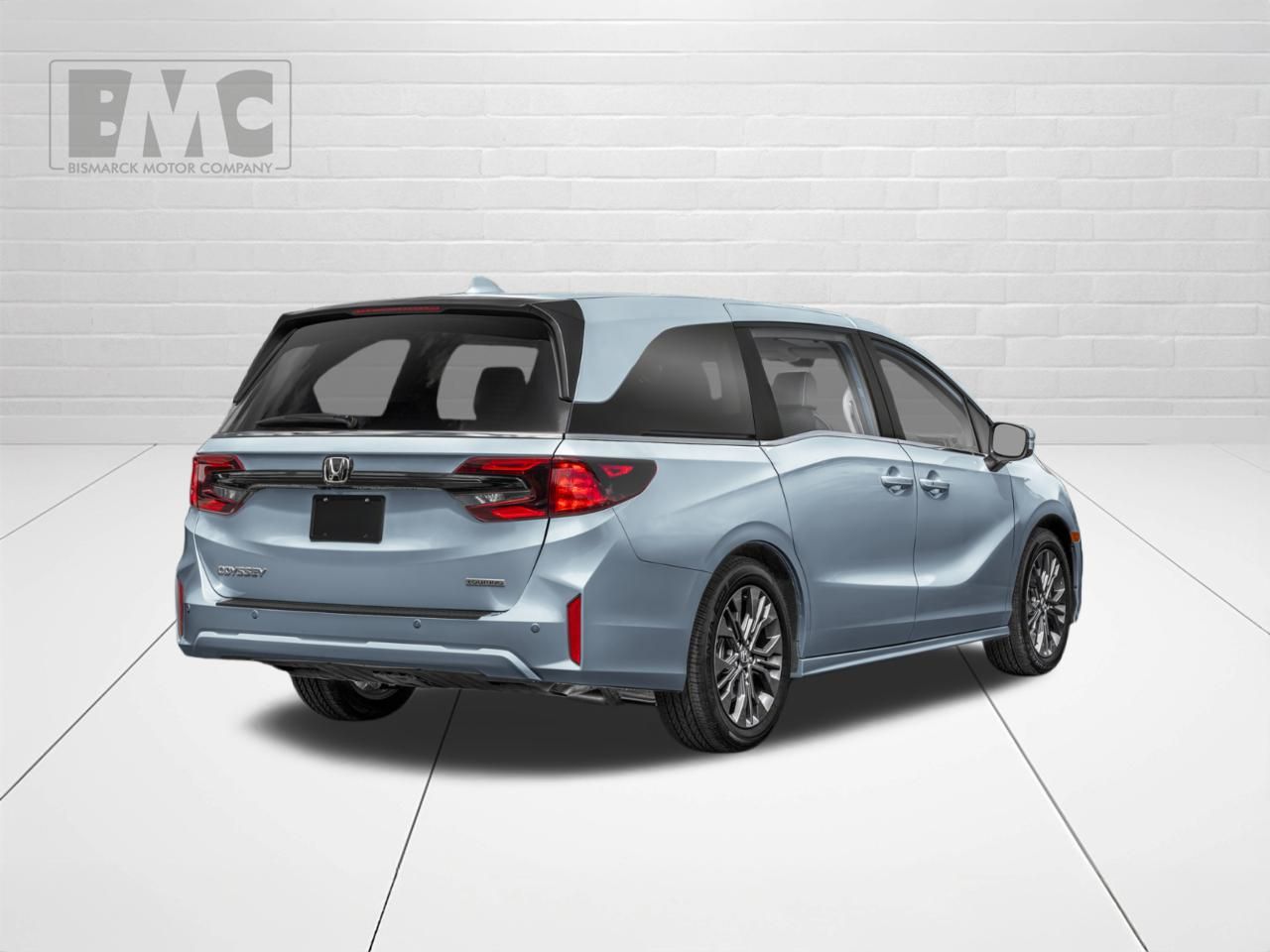 2026 Honda Odyssey Touring photo 2
