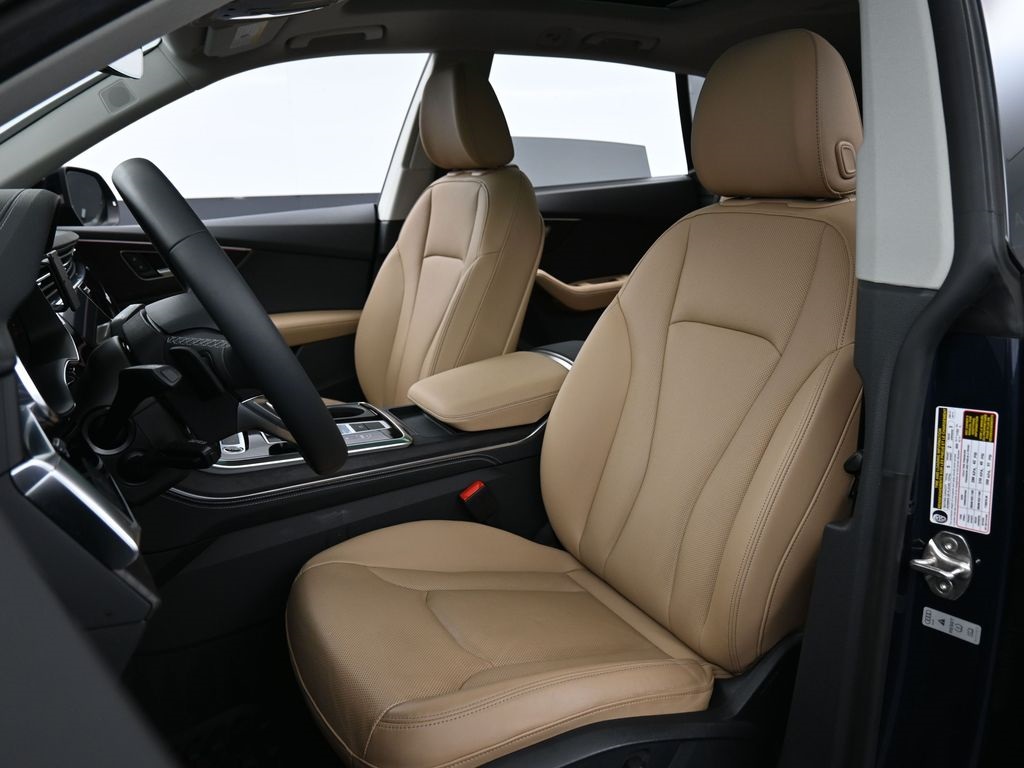 2024 Audi Q8 55 Premium Plus photo 4