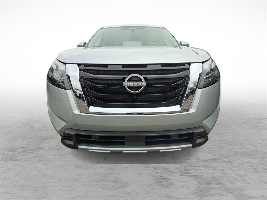 2025 Nissan Pathfinder SL photo 2