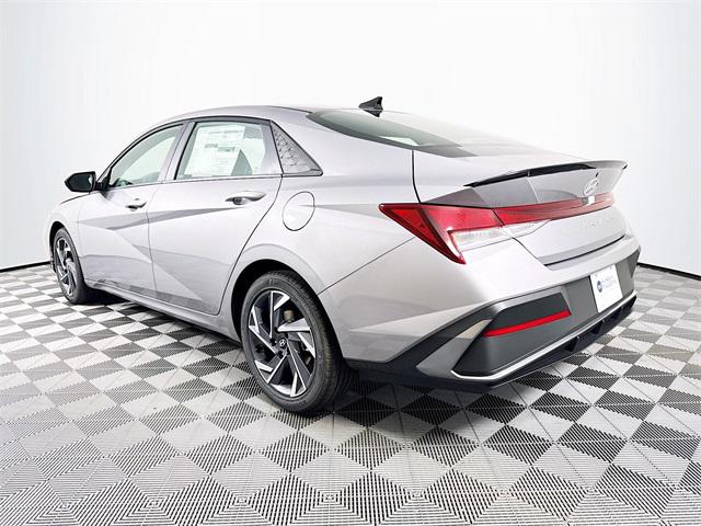 2025 Hyundai Elantra SEL Sport photo 4