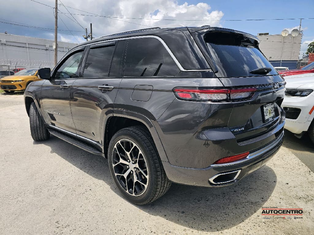 2022 Jeep Grand Cherokee Summit photo 2