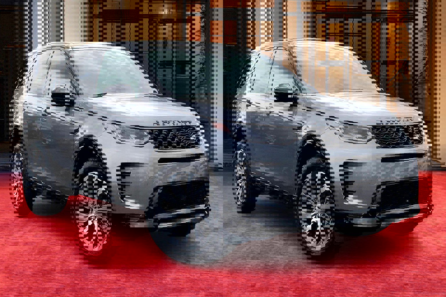 2024 Land Rover Discovery Sport Dynamic SE photo 2