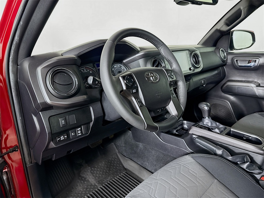 2022 Toyota Tacoma TRD Off-Road photo 13