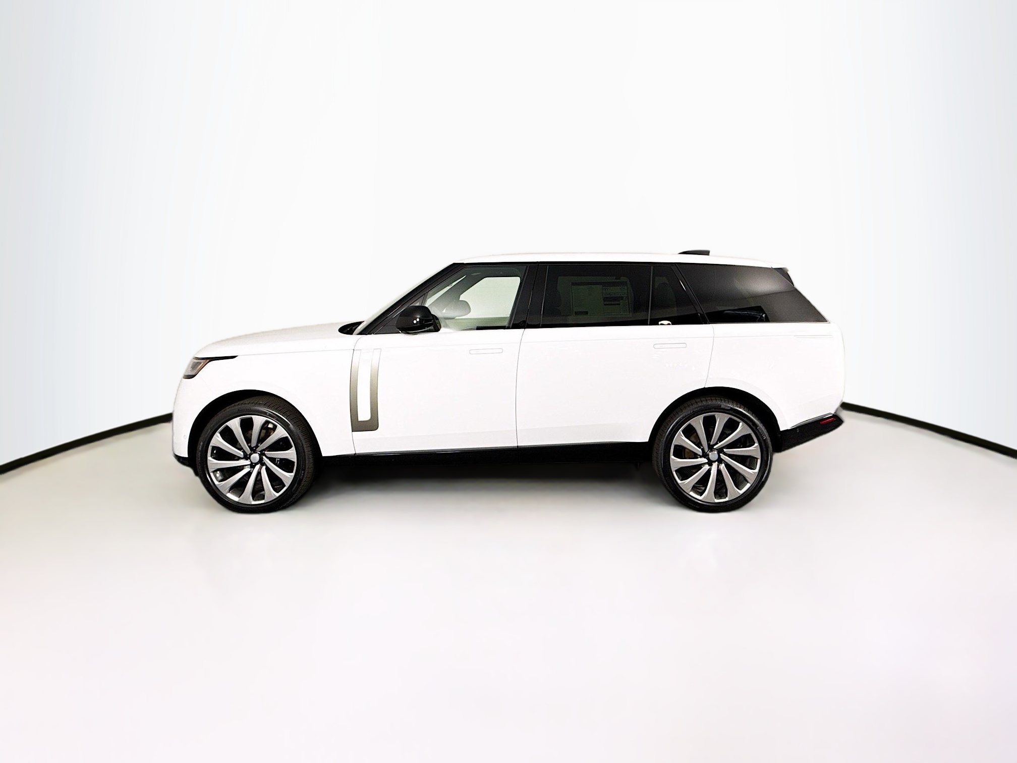 2025 Land Rover Range Rover SE photo 8