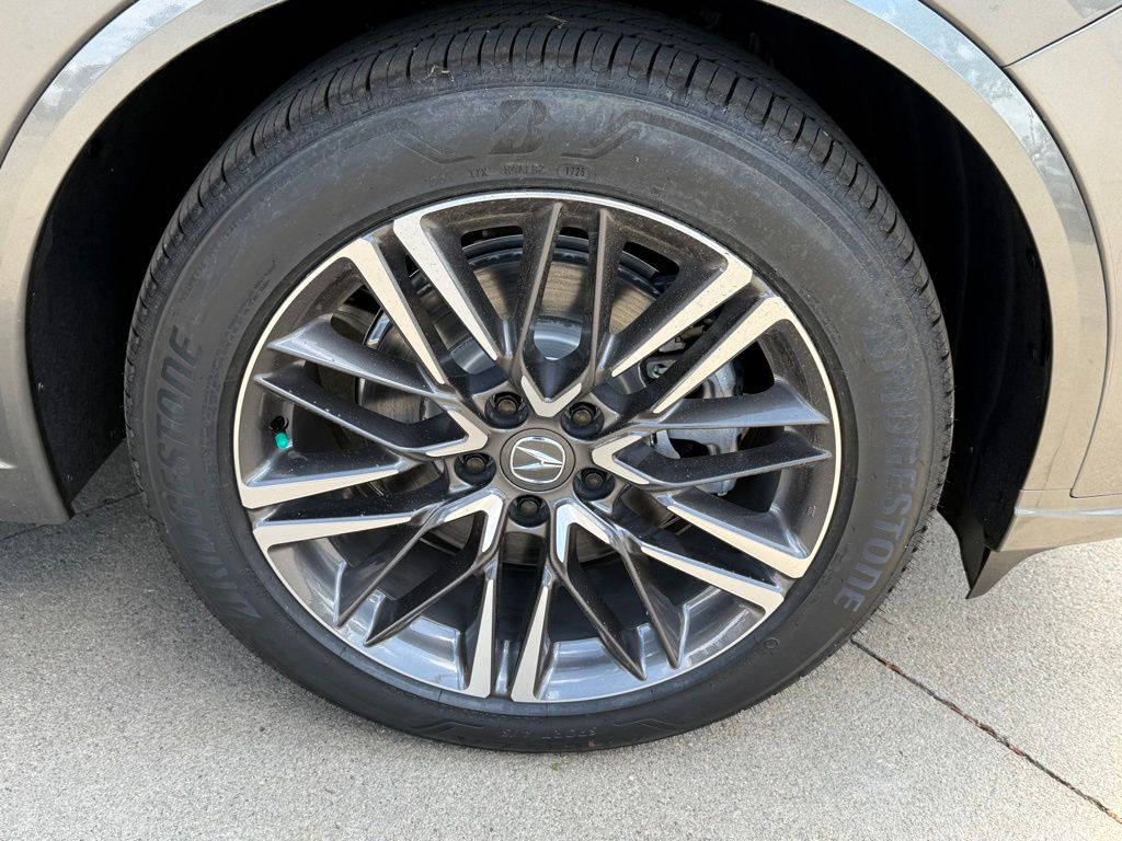 2026 Acura MDX SH-AWD Advance photo 9
