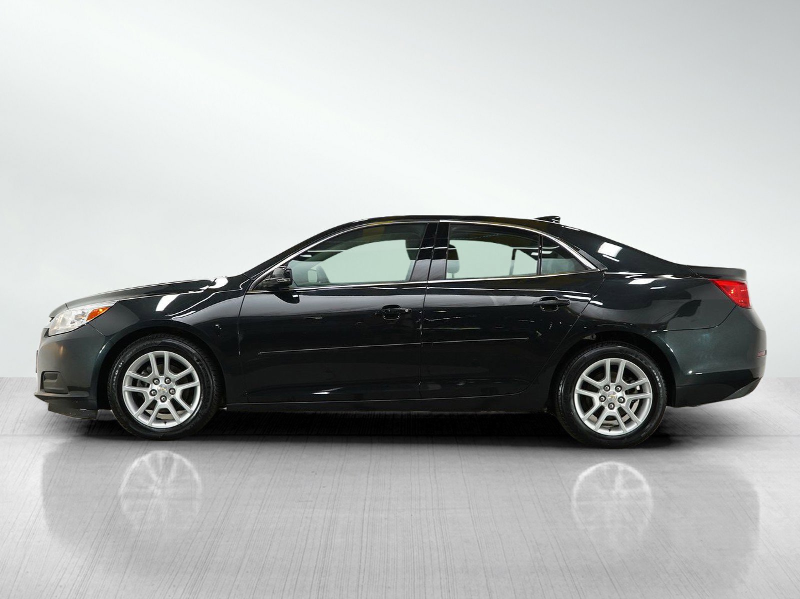 Used 2015 Chevrolet Malibu 1LT with VIN 1G11C5SLXFF282209 for sale in Bloomington, Minnesota