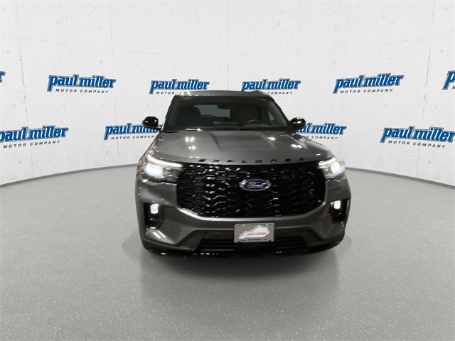 2026 Ford Explorer ST-Line photo 2