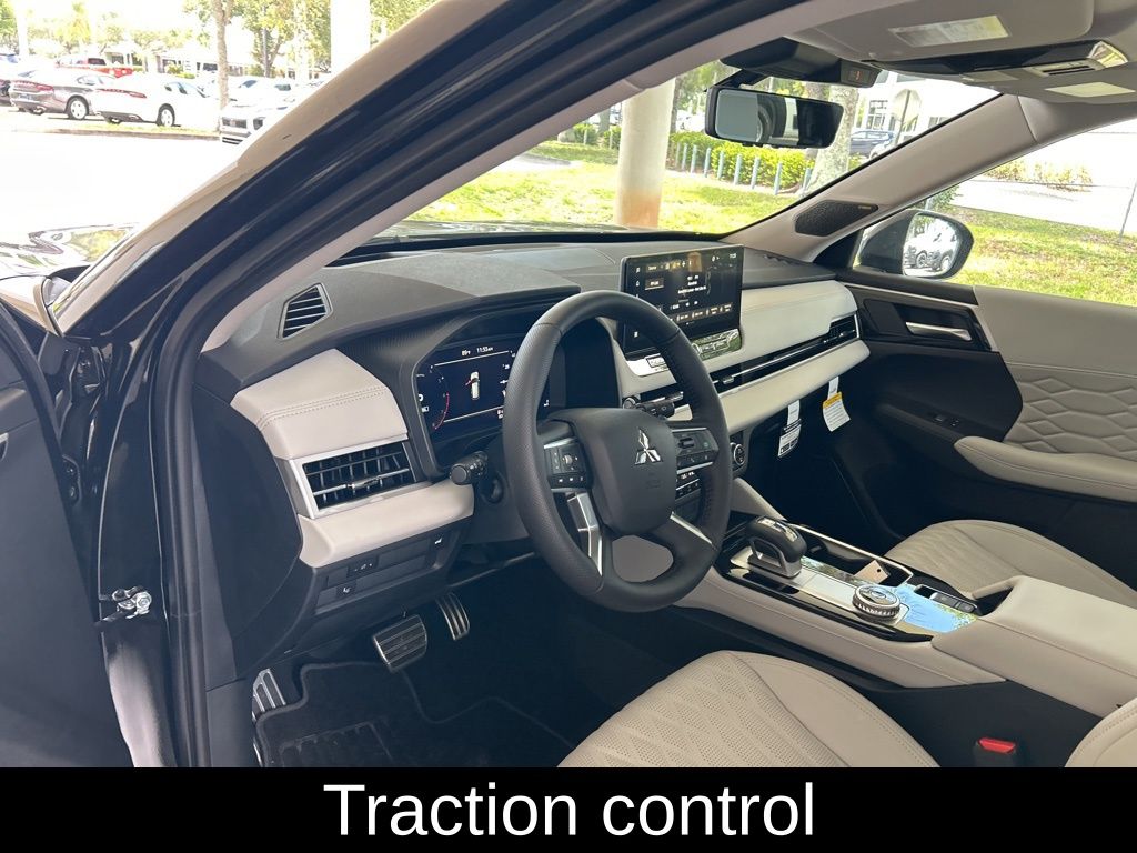 2025 Mitsubishi Outlander SEL photo 4