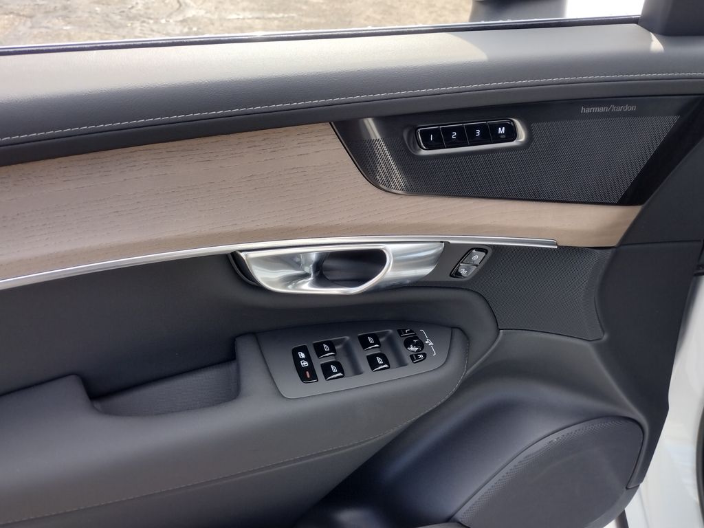 2026 VOLVO XC90 - Image 11