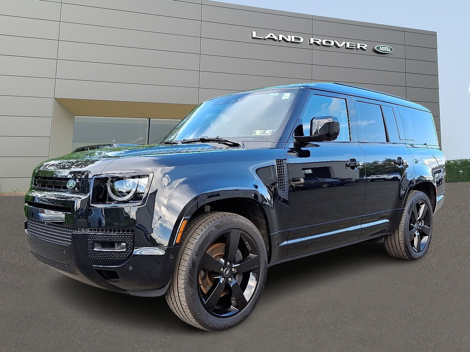 2025 Land Rover Defender X-Dynamic SE